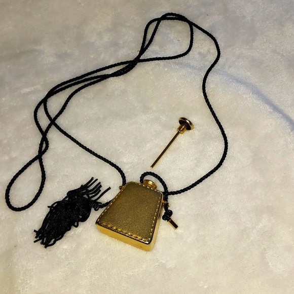 Vintage Debbie J Palmer perfume pendant - Picture 5 of 6